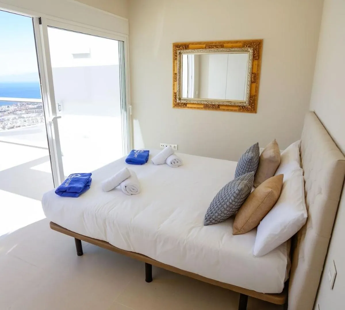 אדחה Gs Luxury Navarra Sunset, Luxury Villa With Pool And Sea Views